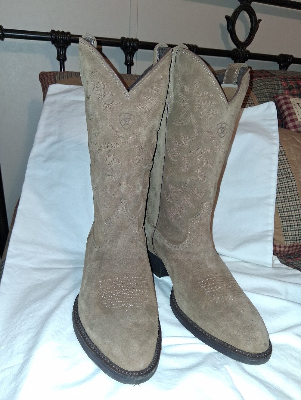 Ariat Men’s Tan Suede Western Boots